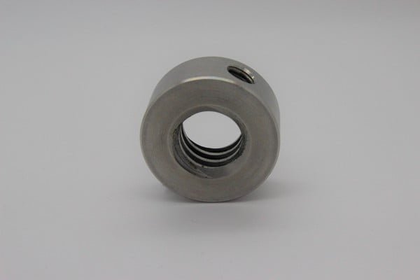 Clamping ring with threaded hole