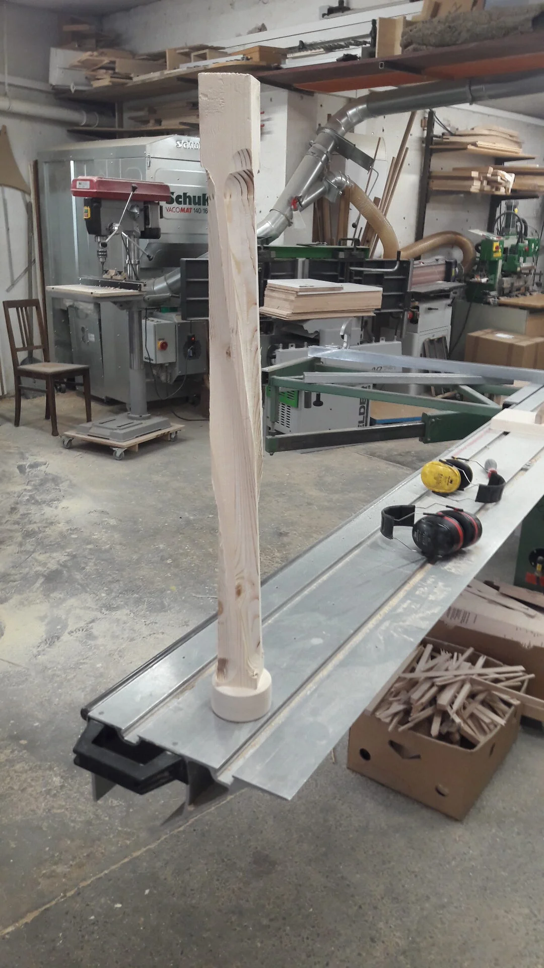 junaspin_Fraesvorrichtung-fuer-Tischbeine2-rotated junaspin Fraesvorrichtung fuer Tischbeine2 rotated 1